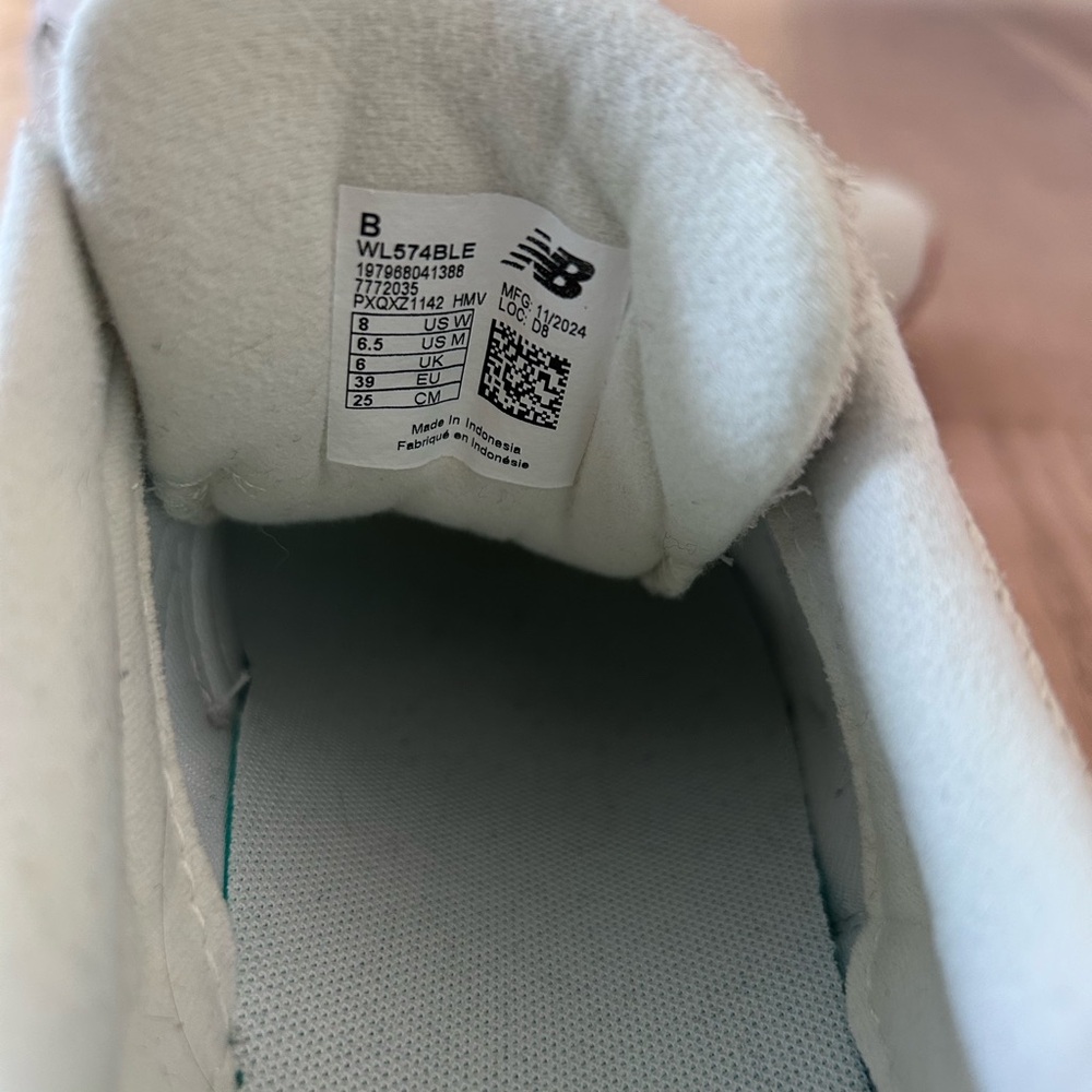 New Balance 574 | Mineral Green | Size 8 | Never Worn - Picture 6 of 9